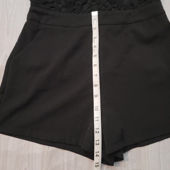 Tea & Cup Lace Eyelet Clasp Open Back Shorts Romper -Size: M - Picture 6 of 10